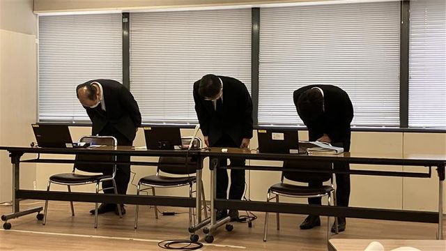 女子生徒のスカート内を複数盗撮　40代男性教諭を懲戒免職　児童ポルノ禁止違反容疑で逮捕も